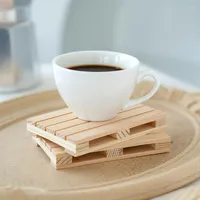 Maty stołowe mini drewniane palety koła z napojami i zimne napoje izolacyjne pad mata kawa prostokątny taca naczynia