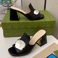 Sandalias para mujeres de verano sandalias y zapatillas de moda simples hadas cómodas tacones romanos Tisos altos de diseño