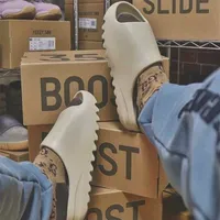 Hausschuhe Yeesys Slide Kanyes Schuhe Moderutschen Yey 2022 Men Yeesys Luxurys Top Designer Sandalen