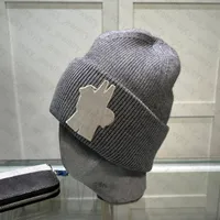 디자이너 겨울 니트 모자 따뜻한 두개골 모자 남성 여자를위한 양모 비니 캡 6 컬러 모자