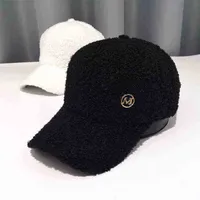 IMitation Lamb Wool Capas cálidas para hombres y mujeres Otoño y invierno All-Match Tendy nuevo Baseball Cap Korean Ladies Hats G221018