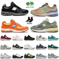 NB Fashion NB 2002R Running Shoes B2002R Designer Sneakers With Socks 2002 R Protection Pack Rain Cloud Phantom Peace Be the Journey Black