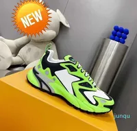 2022 Runner Tatic Scarpe Sneaker di design di lusso per maschi da mash traspirante sneaker classico design a colori comodo suola confortevole