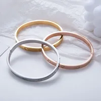Bracelets de lujo de boda Pulseras de diseño para hombres Accesorios de joyería de joyas multicolor Naila sin alérgico Amor libre Free Valentine Diseñadores chapados en oro