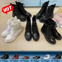 2022 Klasyczne designerskie kobiety platforma butów kostki gumowe pięta Sole Bottes Femme Combat for Men Womens Skórzowe buty Monolith Short Martines Bouch Podłączone buty 36-45