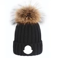 Kış Kapakları Şapkalar Kadınlar ve Erkekler Beanies Gerçek Raccoon Kürk Ponponları Sıcak Kız Kapağı Snapback Pompon Beanie 8 Renk