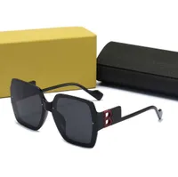 2022 Luxur di top di alta qualità Occhiali da sole quadrati Designer Brand Fashion WOMENS OCCHI Sun Eyewear Metal Glass con scatola