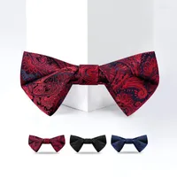 Bow Binds 2022 Designer Marke Retro Bowtie für Männer Italienischer Stil Bräutigam Hochzeitsfeier Butterfly Krawatte Polyester Silk Zwei -Schicht -Geschenkbox