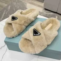2022 New Shoes Designer Brand P Slippers Indoor Hotle Shoes Fur Fur for Slides Flip Flops top Quality Size 35-40