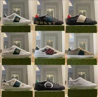 2023 Luxury Designer Sneakers blancs Véricères en cuir Gémières Femmes Casual Flats Chaussures Python Tiger Fleur brodée Cock Sneakers NO9