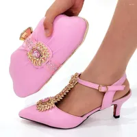 Отсуть туфли красивые розовые тонкие каблуки 6,8 см. Женский кошелек с хрустальным украшением африканские насосы и набор сумочек CR661