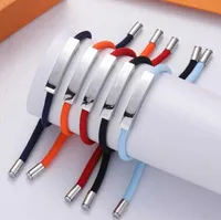 디자이너 Unisex Leather Rope Bracelets 남자 여자를위한 고품질 매력 팔찌 보석 커플 조절 가능한 팔찌 5 색 상자
