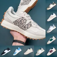 Zapato deportivo moda para hombres para mujeres skateboard street shoot nuevo 327 estampado de leopardo blanco y gris blanco yuan zu