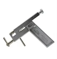 Corps d'oreille professionnel Piercing Gun Machine Tool Kit 98pcs Steel Studs Percing the Ear Guns Iron Suit8752334
