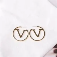 Kadın Tasarımcı Huggie Küpe Küpe Küpe Küpe Altın Gümüş Kaplama Mektupları Geometrik Düğün Partisi Takı Sevgililer Günü için Metal Daire Çember Küpeler