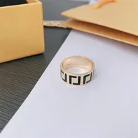 Designers Ring extravagante moda de moda polida anéis de ouro clássicos banda de letras anéis