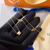 23SS Tasarımcı Kolye Kolye Aşk Kadın Mücevherleri Klasik Lüks Moda 18K Gold Moda Marka Çift Pırıltılı Kolyeler Çok Güzel
