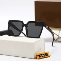 Designe Sunglasses 디자이너 편지 여성 남성 고글 선배를위한 시니어 안경 프레임 빈티지 금속 태양 안경 상자 3027