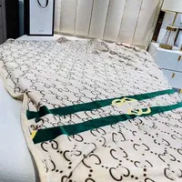 Cobertores Cobertores modernos Ranta de alta qualidade Fashion Baby Brand Designer de luxo Casual Padrão de flanela cobertor cobertor de arremesso