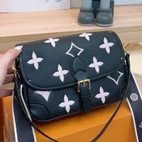 2024 Women Luxurys Designer Bag Crossbody Diane Baguette Classic Vintage Canvas Jacquard Strap Flower Flap Embossed Letters Clutch Purse Shoulder Bags Tote Bag
