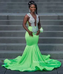 High Quality A Line Lime Green Evening Dress Sexy Custom Make Satin  Applique Long Formal Special Occasion Dress Party Gown Plus Size From  Linda_wedding, $579.5 | DHgate.Com
