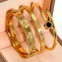 Set di braccialetti con corona in oro da uomo di lusso in acciaio inossidabile c