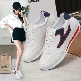 スニーカー DOUCAL'S Woman Sneakers White DD8765WHITPZ764 SC38 Amazon.com | Desigual Women's Shoes 4 Woman PU Sneakers Low
