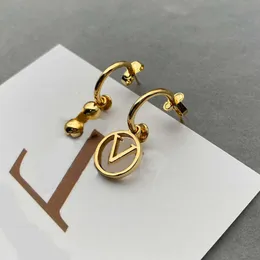 Stud Stud Women Fashion Gold Earrings Luxury Designer Stud For Women Asymmetric Simplicity 2024 Letter Plant Accessories Ear Studs Jewelry