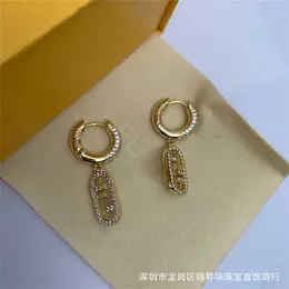 여성용 라이브 스트리밍 고급 느낌의 가벼운 고급스러운 유행 기질 New Ins Earrings를위한 다이아몬드 스터드 편지 F 26% 할인