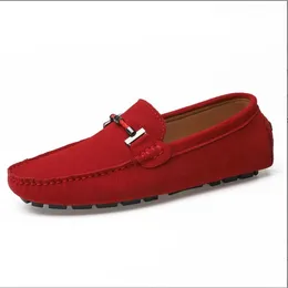 Mocassini da uomo di alta qualità Casual piatti leggeri Tendenza moda Mocassini Slip On Scarpe da guida in vera pelle Big Size 38-49