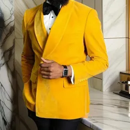 Abiti da uomo Velluto giallo per uomo Africano doppio petto 2 pezzi Giacca da sposa Sposo Tuxedo Set moda Blazer con pantaloni neri