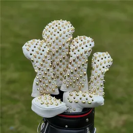 Golf Club Cover Gold Skull Noits Pu Skórzanie dla kierowcy Fairway 1# 3# 5# Hybrydowe Golf Head Covery Magnetyczne Zamknięcie Spersonalizowane 231229