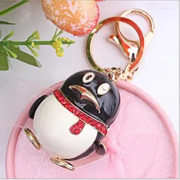 Keychains Fashion Metal Hummer Clasp Keyring Dingle Söt QQ Penguin Golden Bag Luxury Jewelry
