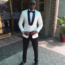 Abiti da uomo Smoking da sposa bianco per giacca da uomo slim fit africana in 2 pezzi da uomo con pantaloni neri Abbigliamento da sposo da lavoro