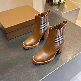 The latest fashion women's boots The original open mold lattice is tight, the heel height is 8CM, the water table is 2CM, and the upper feet are thin and super comfortable