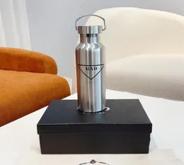 Winter Waterflessen Designer Luxe Vacuüm Cup Pra Fles P Merk Roestvrij Staal Drinkgerei Met Doos Thermos Mok 500ml Water 21126711700