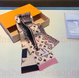 2024 Halsdukar Silk Stellar Scarf Handväskor Kvinnor Väskor Letter Flower Scraves Toppklass Huvud Hår Bandeau Silk Neck Bow Handväska Scarf Summer Stardust Lozenge Bandeaus 23