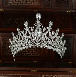 Billiga silverkristaller bröllop tiaras pärlstav brud krona diamanthuvudstycken rineston pannband lysande hår tillbehör PAGEANT1720133