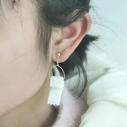 Baumeln Ohrringe Kreative Lustige Toilettenpapier Perle Rolle Handtuch Weiß Anhänger Ohrring Für Frauen Weibliche Mode Niedlichen Ohr Schmuck Geschenk