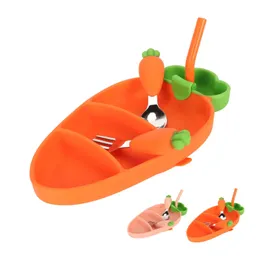 Piatto piano in silicone per bambini Set di alimenti in silicone per bambini con forchetta cucchiaio Spazzola per pulizia paglia Set per svezzamento a forma di carota 240102