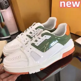 2024 Designer Moda Trainer Sneaker Intage Sapatos Casuais Cinza Marrom Branco Verde Couro De Bezerro Francês Mens Sapato