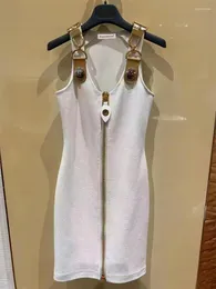 Casual Dresses Sexig Slim Slip Dress 2024 Höst ärmlös inuti med en sundress -paket höftkjol eld