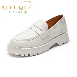 Aiyuqi Spring Buty żeńskie brytyjskie styl gęste college'u Casualne mokasyny oryginalne skórzane buty modowe dziewczęta WHSLE MTO 231229