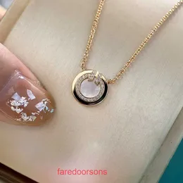 Tifannissm Pendentif Collier Meilleure vente Anniversaire Cadeau De Noël Nouveau double T gâteau rond Collier femme diamant incrusté blanc Fritillaria rouge