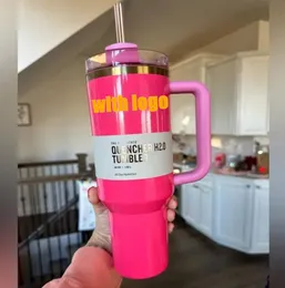 ABD Depo Pembe Geçit Töreni 40oz Söndürücü H2.0 Kupa Kupaları Kamp Seyahat Araba Kupası Paslanmaz Çelik Tumblers Silikon Tutma Silikon Tutar Sevgililer Günü Hediyesi 1: 1 Aynı Logo