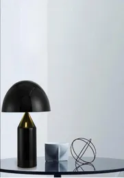 テーブルランプデザイナーランプゴールドブラックメタルベッドサイドリビングルームスタジオベッドルームフィクスチャー2694252