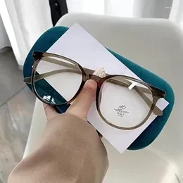 Monturas para gafas de sol Gafas ultraligeras Anti-Blu-ray Leng Cha Big Box Liso, delgadas, elegantes y versátiles con gafas para miopía.