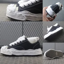 Maison Mihara Diseñador Yasuhiro Senderismo Zapatos de lona Cap Toe Cuero MMY Moda Zapatillas de deporte blancas y negras Mocasines planos de lujo Zapato para caminar para correr al aire libre 35-46