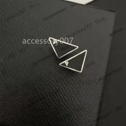 디자이너 보석 귀이 최고 품질의 삼각형 편지 스터드 이어링 스탬프 패션 보석 액세서리 선물 파티 4 색