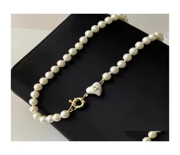 Chokers Famous British Designer Pearl Necklace Choker Chain Letterv Pendant 18K Gold Plated 925 Sier Titanium Jewelry for Women Me2338627